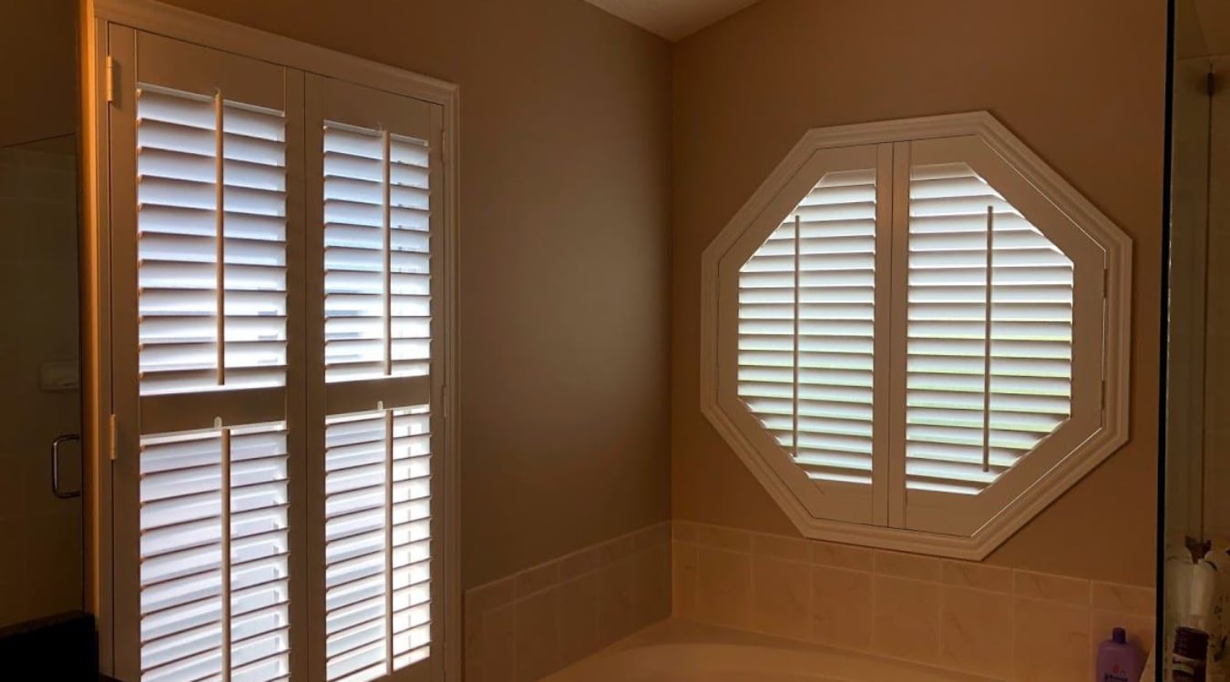 Octagon window in a San Antonio bathroom